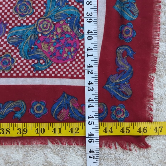 Betmar Soft Square Floral Oversized Fringed Scarf Wrap Red Blue 46.5" x 46.5" - Picture 11 of 15